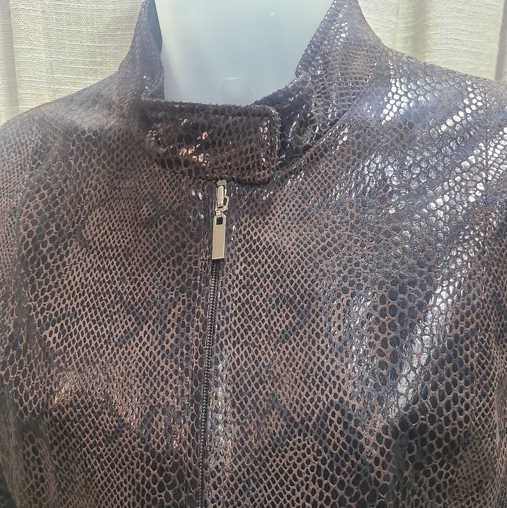 Rogue leather - Picture 2 of 10